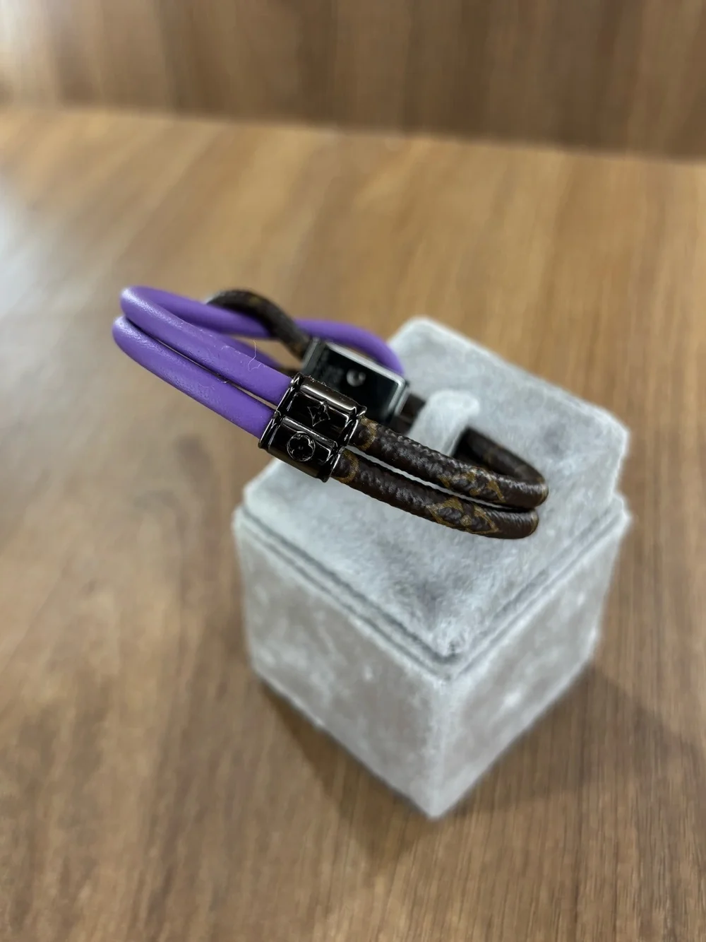 Louis Vuitton authentic louis